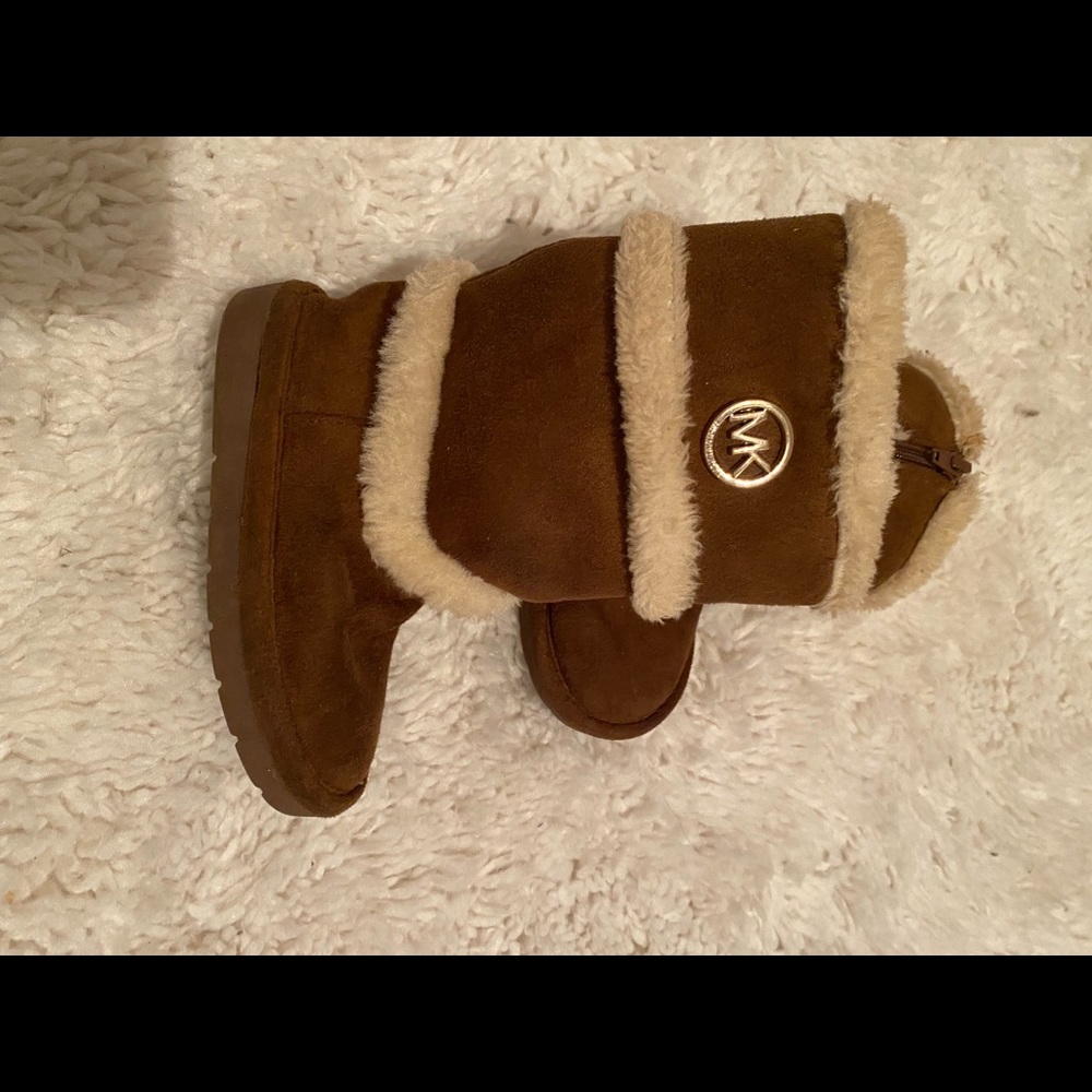 Kid MK boots size 7 toddler